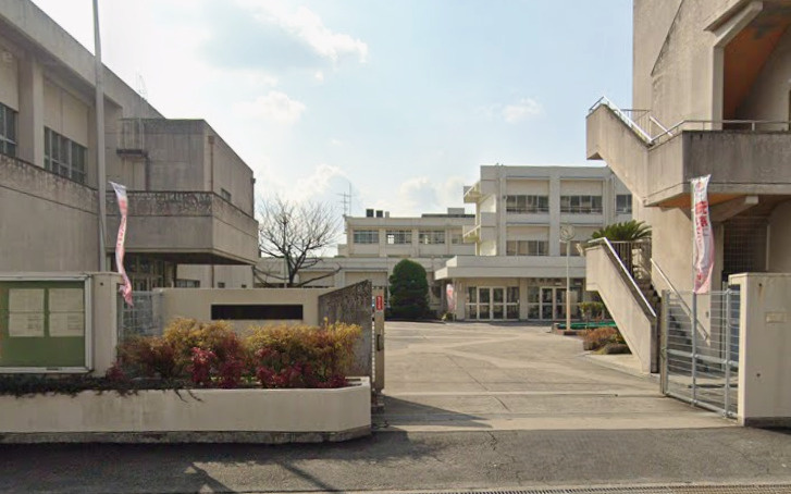 八尾市立志紀中学校の画像