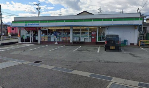 ファミリーマート松阪学園前店