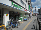 ファミリーマート×イズミヤ・寺田町東店