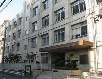 大阪市立大淀中学校の画像1