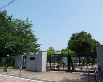 吹田市立第三中学校の画像1