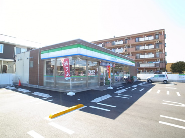 ファミリーマート　浜野本町店の画像1