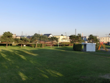 公園の北側は広く芝生で覆われています!! 前田のぞみ公園 の画像3