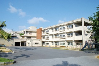 沖縄市立 島袋小学校の画像1