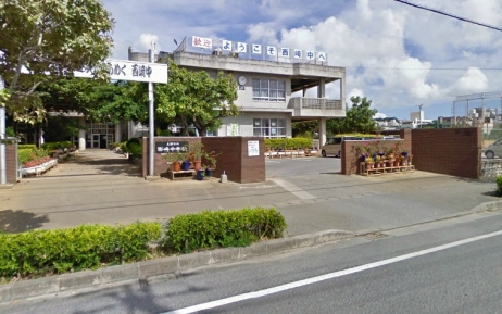糸満市立西崎中学校の画像