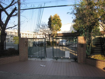 北区立 稲田小学校の画像2