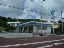 ローソン与那原板良敷店