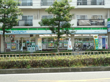 ファミリーマート阪南町二丁目店の画像1
