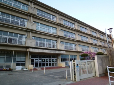 宝塚市立 中山五月台小学校の画像2