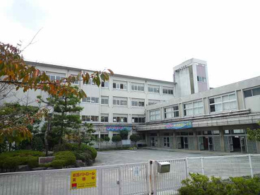 宝塚市立宝塚中学校の画像2