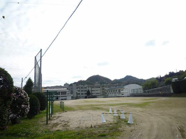 宝塚市立西谷中学校の画像2