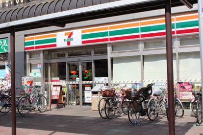 セブンイレブン 松戸五香駅西口店の画像1