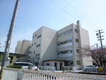 宝塚市立高司中学校の画像1