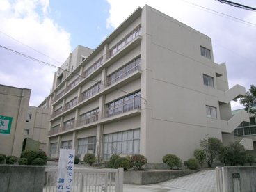 宝塚市立高司中学校の画像2