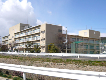 宝塚市立南ひばりガ丘中学校の画像3