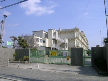 宝塚市立安倉中学校の画像2