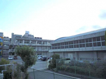 宝塚市立御殿山中学校の画像3