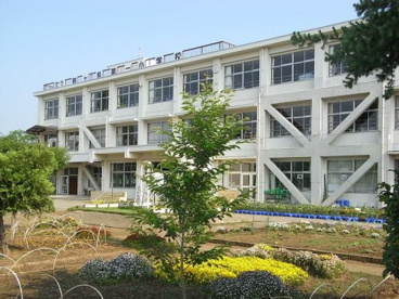 鶴ケ島市立第一小学校の画像1