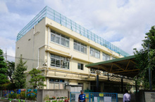 世田谷区立烏山小学校