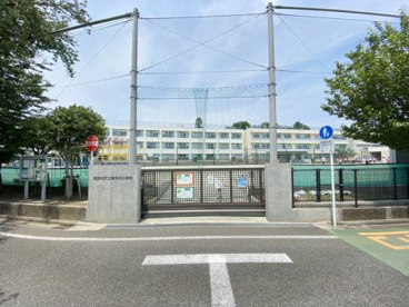 世田谷区立東深沢小学校の画像2