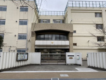 世田谷区立駒留中学校