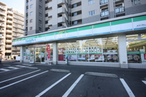 ファミリーマートスリーウェル新横浜店