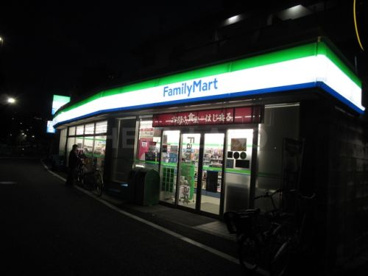 ファミリーマート池袋豊島三丁目店の画像1