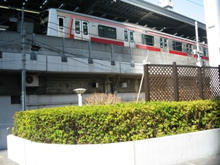 公園 中目黒駅前街かど公園