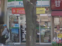 ファミリーマート　成増駅前店