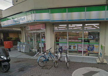 ファミリーマート 用賀四丁目店