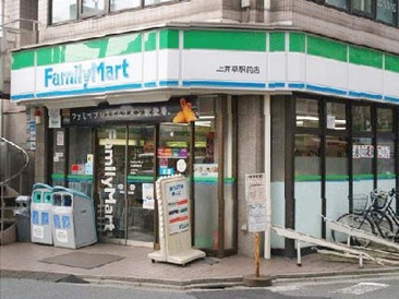 ファミリーマート 上井草駅前店