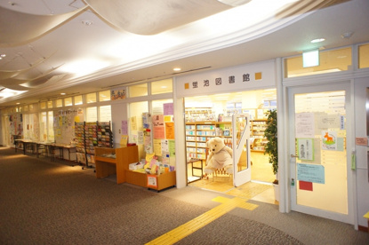 蛍池図書館の画像1