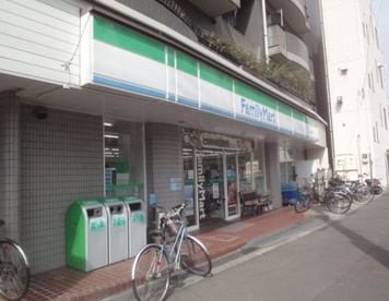 ファミリーマート 浦和仲町店の画像1