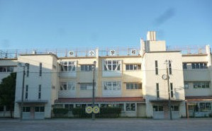 川口市立飯仲小学校の画像1