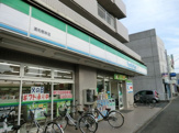 ファミリーマート浦和岸町店