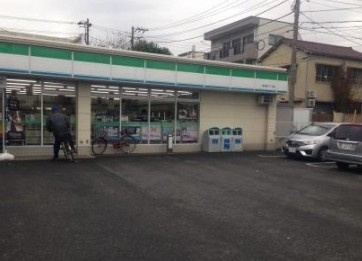  ファミリーマート赤羽西六丁目店の画像1