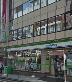 ファミリーマート大宮駅前店の画像1