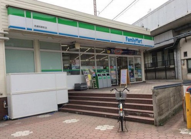 ファミリーマート西浦和駅前店の画像1