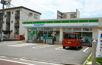 ファミリーマート田柄二丁目店の画像1