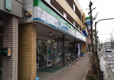 ファミリーマート春日町二丁目店の画像1