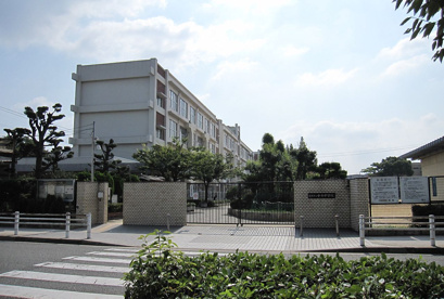 尼崎市立中央中学校の画像1