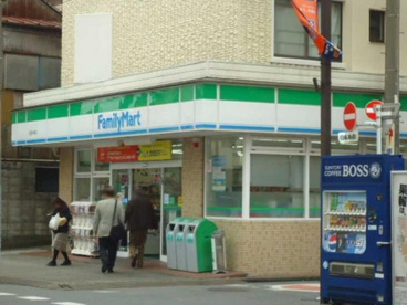 ファミリーマート大宮中央店の画像1
