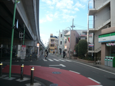 ファミリーマート経堂西店の画像3