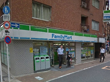 コンビニエンスストア ファミリーマート三田駅前店