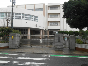 横浜市立六浦中学校の画像1