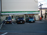 ファミリーマート豊中本町店