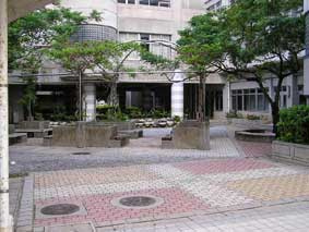 安岡中学校の画像1