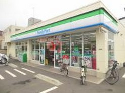 コンビニエンスストア ファミリーマート 西新井三丁目店