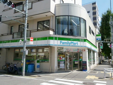 コンビニエンスストア ファミリーマート 南台二丁目店