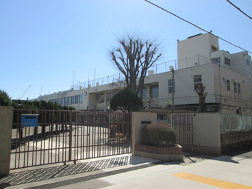 立川市立 第六中学校の画像1